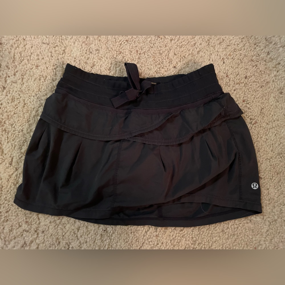 Black lulu tennis skirt